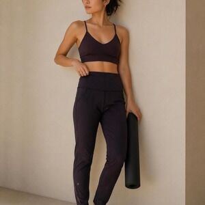 Lululemon black leggings pants #yoga #athleisure